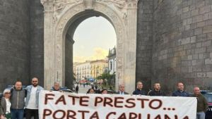 Porta Capuana, Manfredi ai residenti: «Arriverà la videosorveglianza prima dell'estate»