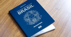 Saiba os riscos que se corre ao ter só uma página em branco no passaporte