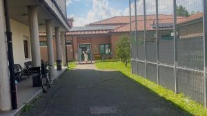 Prof pedofilo, genitori in rivolta. Solo sei bimbi portati al nido