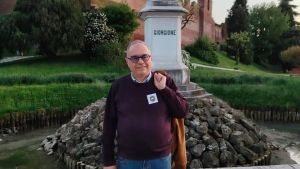 Castelfranco al voto. Dentista freevax e anti americano, Ceschini punta sulla sicurezza