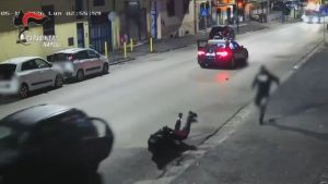 Chiaiano, le immagini della sventata rapina nella notte: