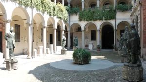 ‘Cortili Aperti Milano’, una giornata alla scoperta di dimore e palazzi tra storia e bellezza /