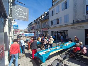 À Orthez, les 80 ans du Secours catholique fêtés rue des Jacobins