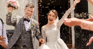 Newlywed couple has their families compete to see who takes their partner’s last name