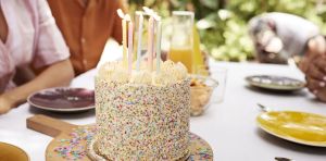 Is it safe to use cake decorating dusts and dyes? 2 experts explain