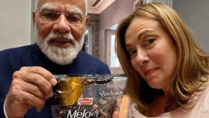Meloni e Modi a Villa Pamphilj. La diplomazia delle caramelle e i due leader che si riconoscono