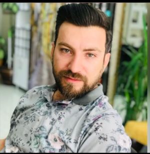 AK Parti İktidar mı, Muhalefet mi?