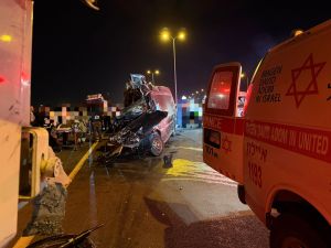 2 teens killed in crash in central Israel; 7 injured, including 1 in critical condition