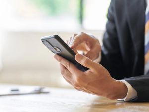 LILLEY: On Bill C-22, Apple, Meta warn that Carney will compromise your data