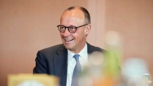 Le timide reazioni italiane (ed europee) e i dubbi sulla proposta di Merz sull'Ucraina in Ue