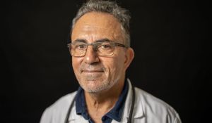 Hun bor fortsatt hjemme uten behov for hjemme­tjenester