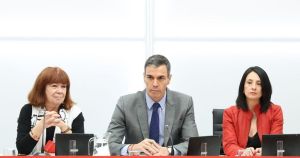 Ferraz y Moncloa basan su defensa de Zapatero en la ausencia de pruebas directas y el uso abusivo del verbo inferir