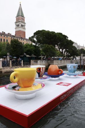 Caffè e arte, illycaffé celebra la tazzina alla Biennale di Venezia