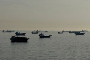 Iran moves to broaden its control over Hormuz, infuriating its Gulf neighbors and the US