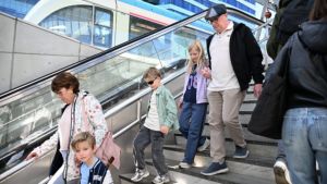 Kabinet wil goedkoop zomerabonnement voor NS, maar alleen buiten de spits