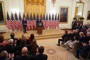 Fed Chair Swearing-In Marked by Optimism, Political Tensions