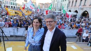 Schlein a Mestre lancia Martella: «Il risveglio di Venezia è un segnale per Roma»