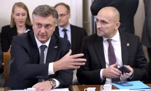 Z 1,7 milijarde evrov v obsežno posodobitev vojske