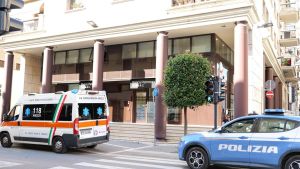 Spray al peperoncino in classe: ventotto studenti intossicati