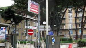 Sparatoria a Pianura, ferito gravemente Emanuele Arillo: è il cognato di un ras del quartiere