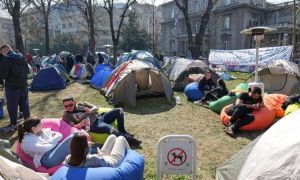 Ćacilend: Društvena metastaza Srbije