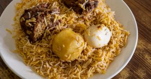 The Potato in Kolkata Biryani Has a Story That Goes Back to an Exiled Nawab & British Rule