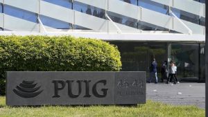 La fiscalidad, cara B de la fusión Puig-Estée Lauder