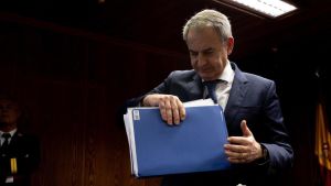 Radiografía de los delitos que el juez Calama imputa a Zapatero: conversaciones, pagos e indicios por confirmar