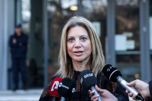 Ξαφνικά δεν τη γνωρίζουν