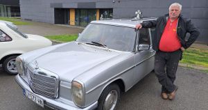 Kad Ante stigne Mercedesom, svi gledaju iza sebe: Ako naiđe netko stariji sa štapom, ja mu svirnem i viknem: Ne boj se, nisi još na redu!