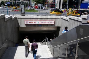 Kızılay Metrosu’nda zaman yönetimi ve profesyonel hayatın koşturmacası