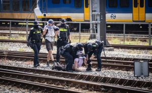 XR legt treinverkeer Utrecht stil: ‘Ik snap dat ze boos zijn, maar ik weet niet of dit de juiste manier is’