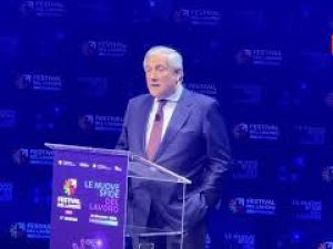 Tajani al Festival del Lavoro: Se facciamo più figli possiamo ridurre numero di migranti regolari