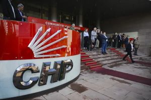Mutlak butlanın politik ekonomisi