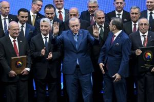 Sert adam, iyi müttefik, mutlak sultan