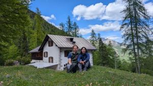 Addio a città e lavoro, per Nicola e Gloria il futuro è in montagna
