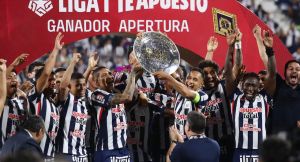 El “Corazón para campeonar” de un Matute extasiado y el emotivo abrazo de los Navarro con Guede