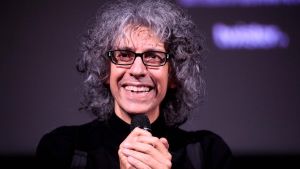 Giovanni Allevi: “Vivo il mio domani come un presente allargato, una corsa contro il tempo”