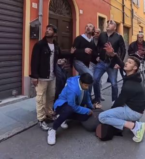 I mostri dei matti e il ridicolo di chi è saggio