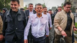 Muhundulu Hüseyin yıllar sonra Özgür Özel'in karşısına mı dikildi? Haini olmayan memleketin yurtseverini nasıl ayırt edeceğiz?