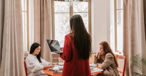 4 Paradoxes of Leadership Development