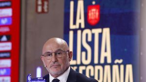 La selección española le debe mucho a Hansi Flick...y muy poco a Florentino