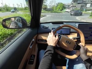 Geely Starray: il video del suv ibrido