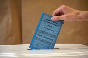 Elezioni amministrative: Centrodestra avanti a Venezia e Reggio Calabria, De Luca trionfa a Salerno