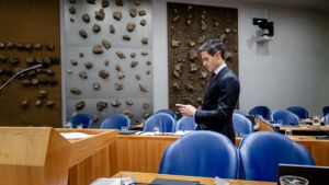 Topambtenaren in intern memo aan kabinet: Rijksoverheid moet van X