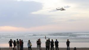 Un avilesino de 19 años, el bañista desaparecido en la playa de Salinas: 