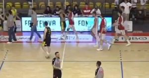 Cestista di Livorno picchiato in campo da un avversario consigliere comunale di Lucca