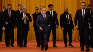 L’Iran vuole la Cina come garante, ma per Pechino le priorità sono Tokyo e Taipei
