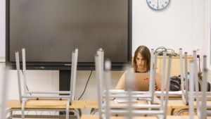 La bajada de ratios en colegios e institutos costará más de 28.000 millones en una década, según Esade