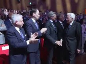 Standing ovation per Mattarella, al suo arrivo all'Assemblea di Confindustria alla Nuvola